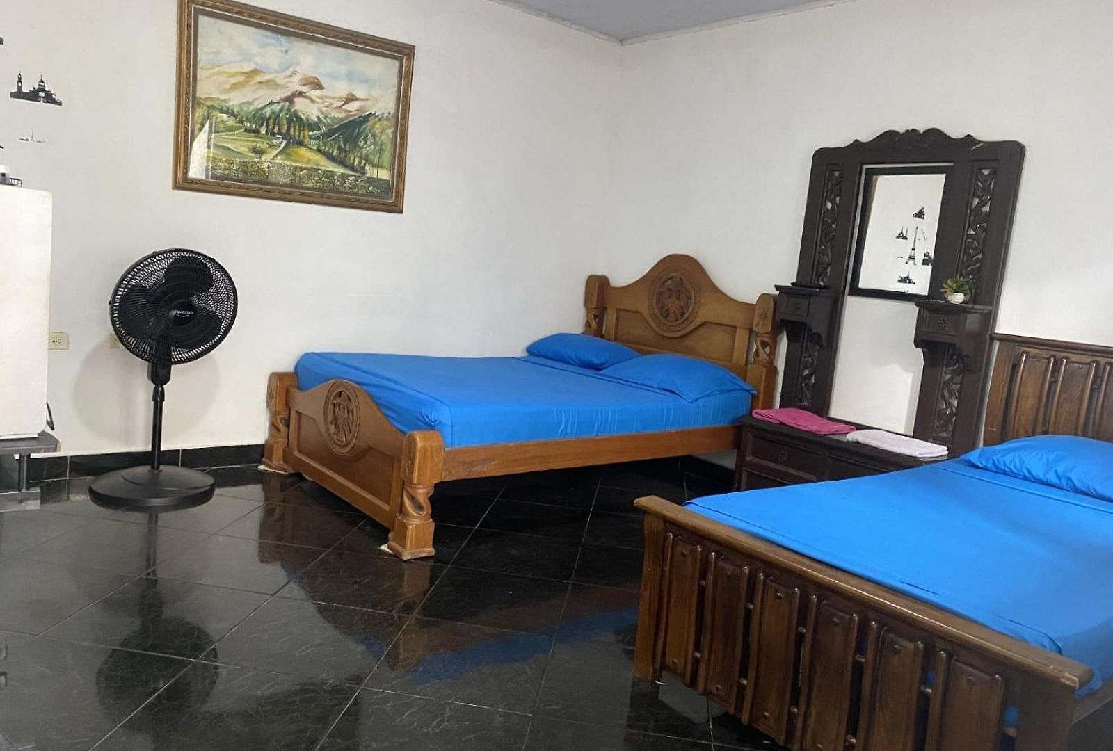 Pensión Casa Del Prado 3*