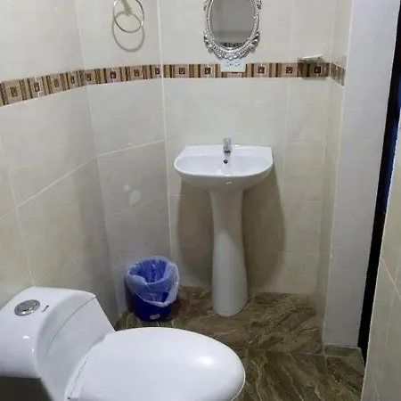 Pensión Casa Del Prado 3*